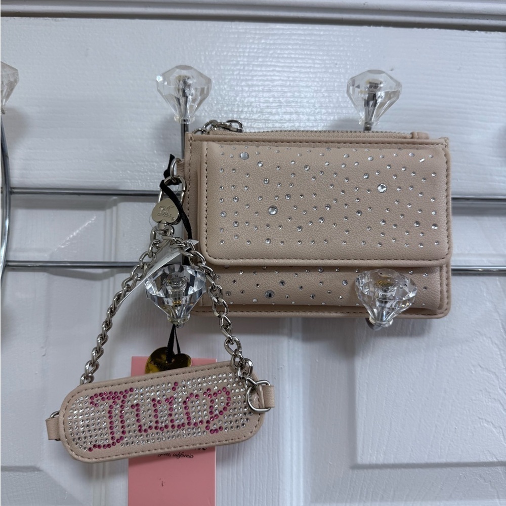 NWT Juicy Couture “All That Glitters” Wristlet in Sandstone (Cream)